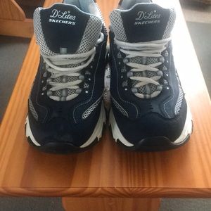 Sketchers Sneakers 👟